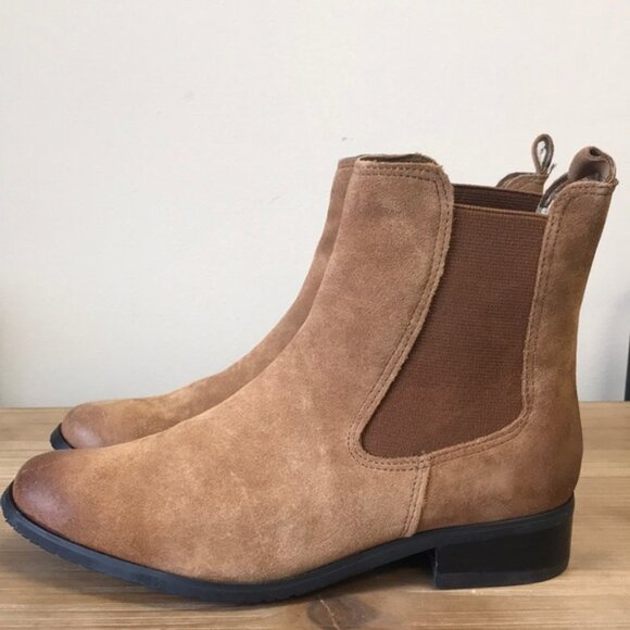 Fugitive by Francesco Rossi - Picture 2 of 5